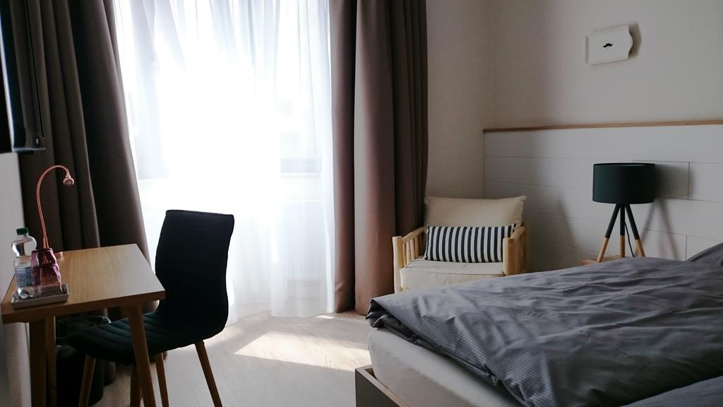 Fruehstueckshotel Fuerstenwerth วิลเฮล์มฮาเฟน ภายนอก รูปภาพ